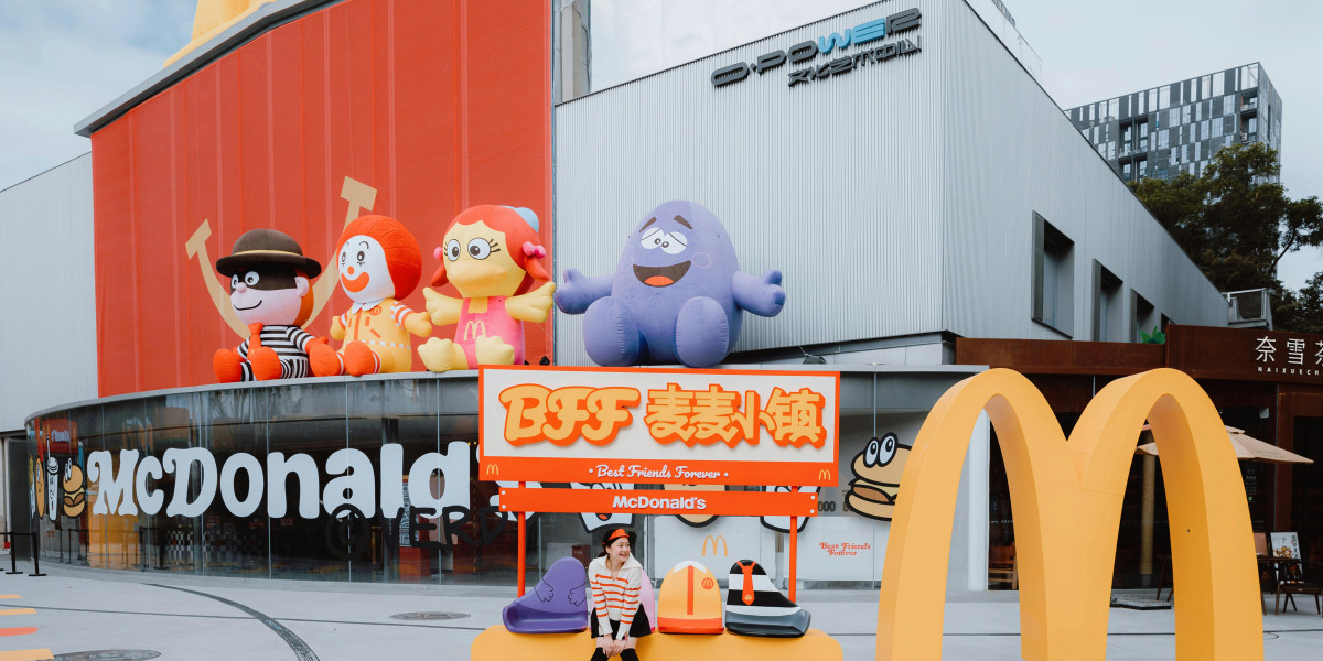 Totes for Global Brands: A Blend of Functionality and Identity