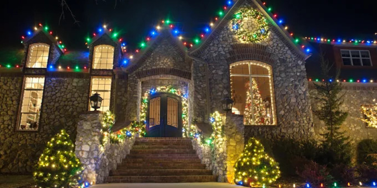 Beautiful Christmas Light Hanging for Homes & Yards